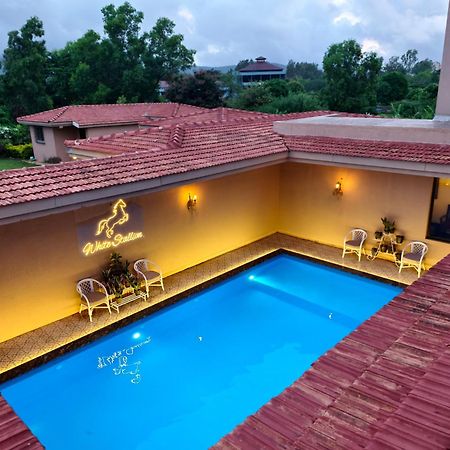 White Stallion Villa Lonavala Exterior foto