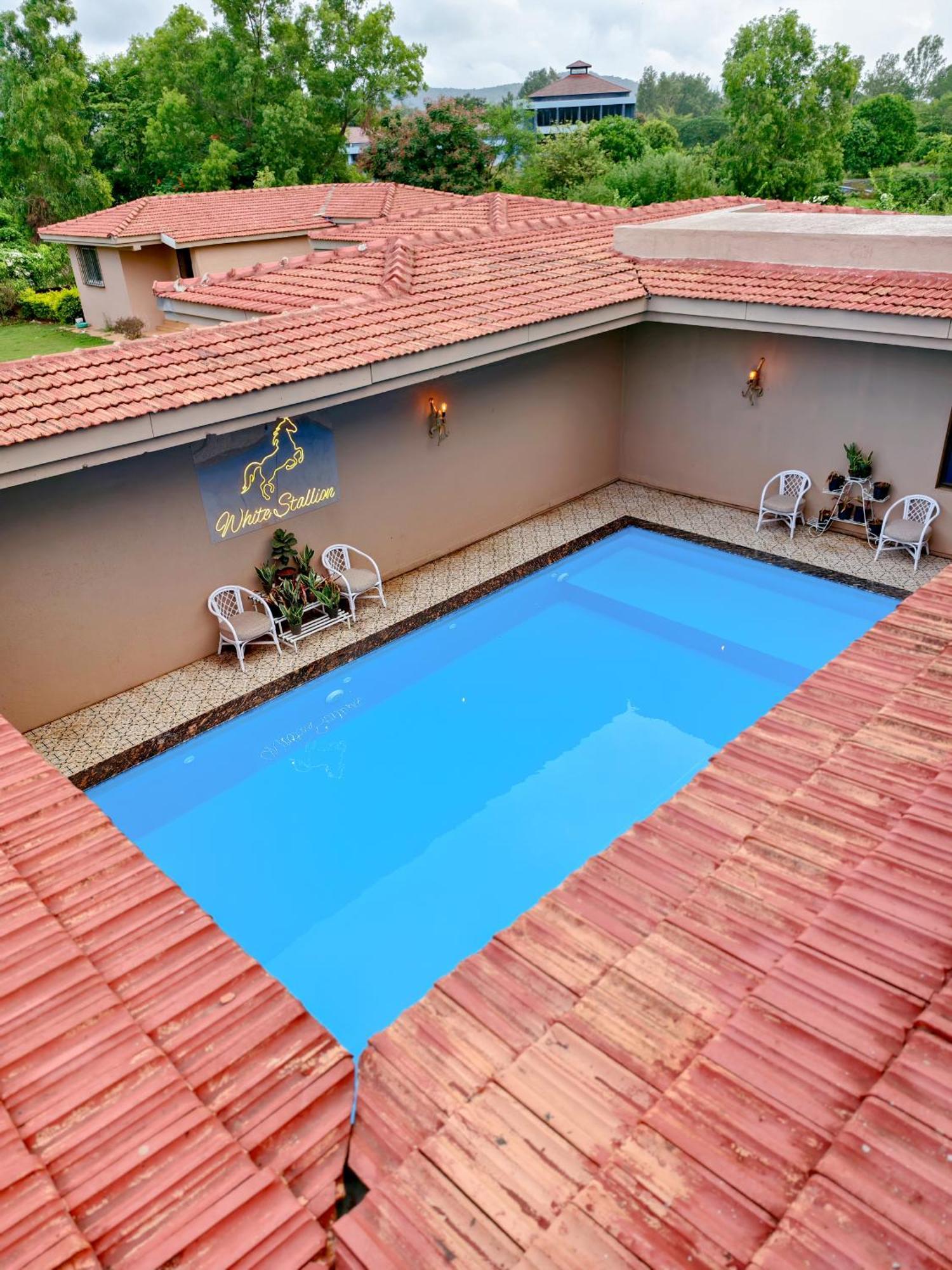 White Stallion Villa Lonavala Exterior foto